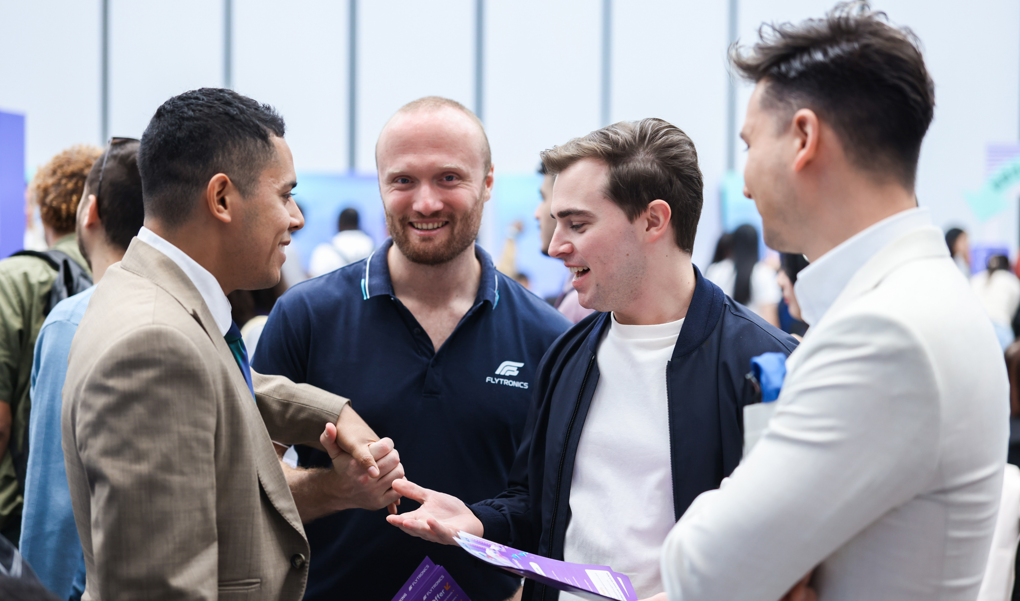 亮相国际人才招聘会 ，新汉全球岗位开放中